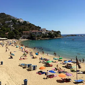 https://villa-buraux-iii.catalonia-hotels.com