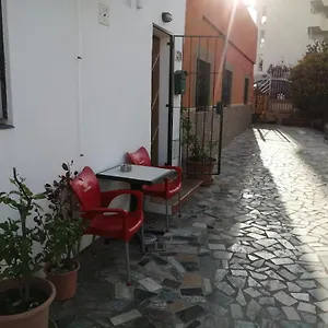 https://apartamento-carihuela-puerto-marina.1costadelsol.com